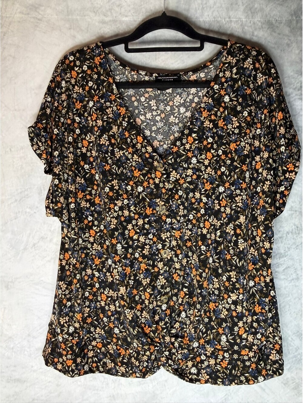Flower & Feather Womens 2XL Black Floral Twist Front Short Sleeve Blouse